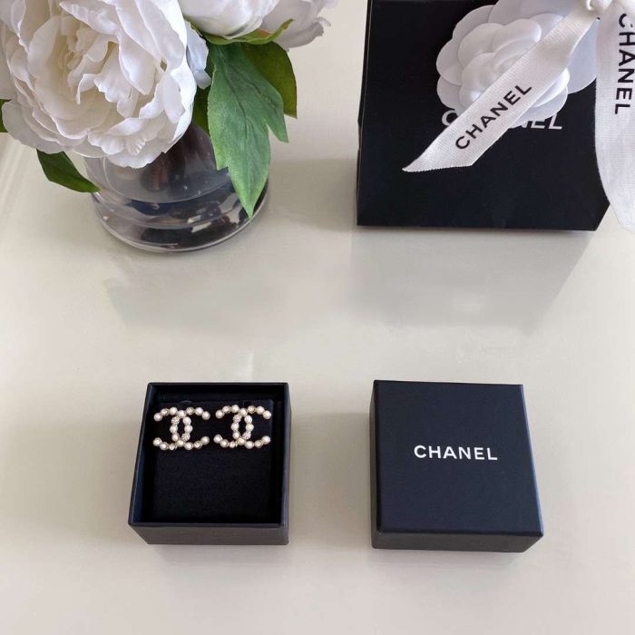 Chanel 女士字母 C 金色耳环