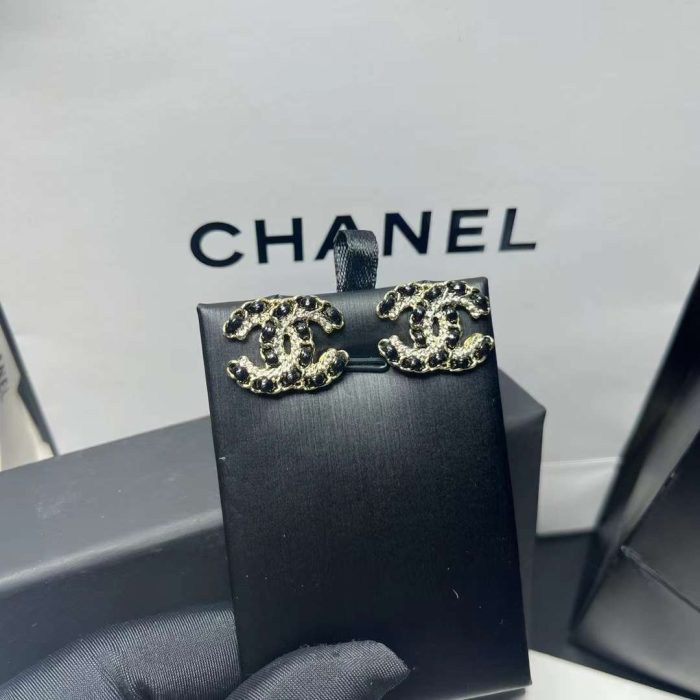 Chanel 女士字母链耳环黑色
