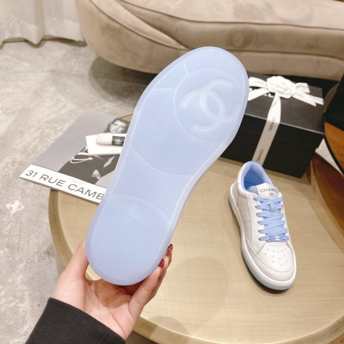 女士运动鞋蓝色