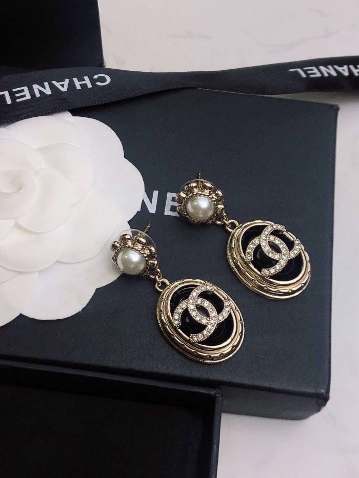Chanel 女士宝石椭圆形耳环金色