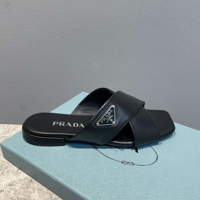 Prada 女式交叉带拖鞋黑色