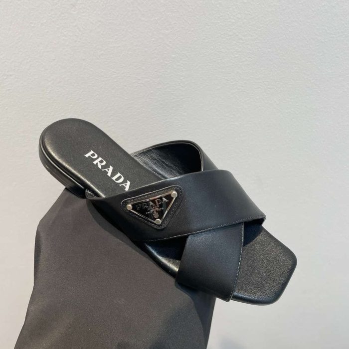 Prada 女式交叉带拖鞋黑色