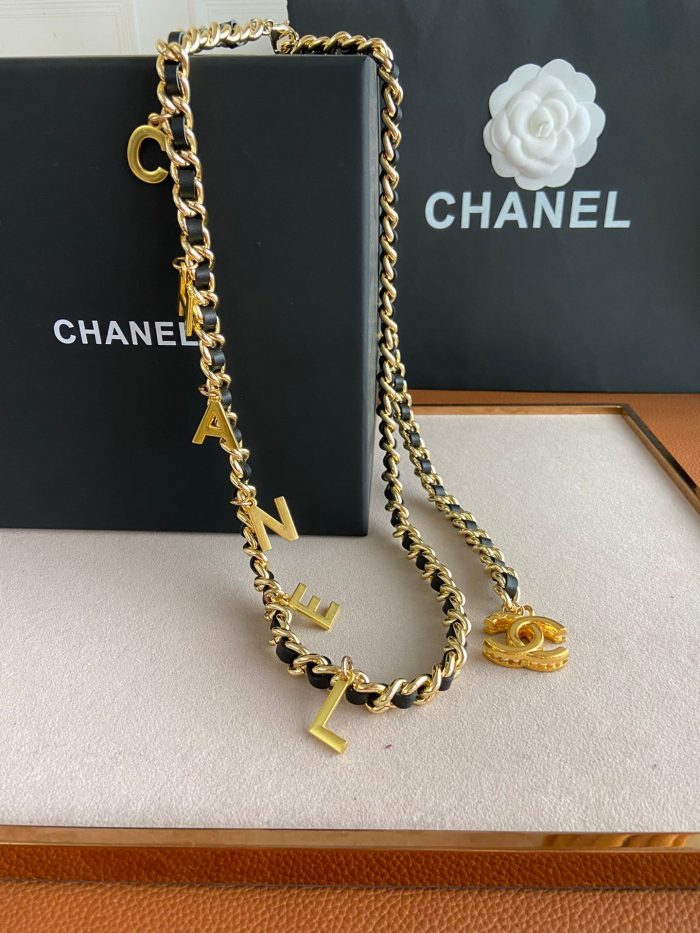 吊坠 CHANEL 字母黑色边框项链 金色 女士