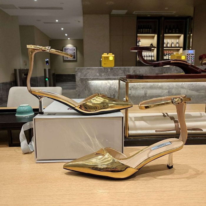 Prada Hilda 女士金色高跟鞋