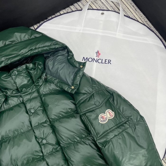 Moncler Maya 女式软壳服装羽绒服 绿色