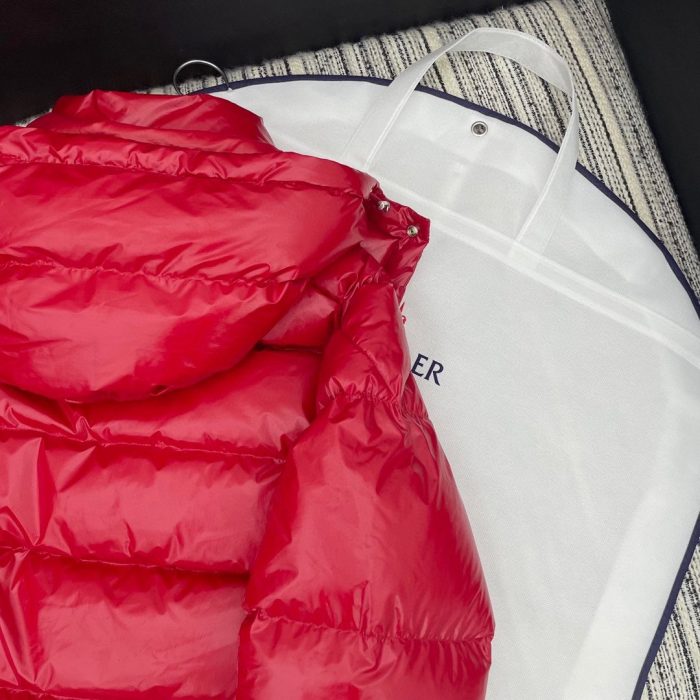 Moncler Maya 女式加厚软壳服装羽绒服 红色