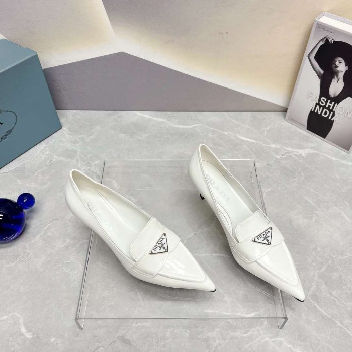Prada 女式白色专利高跟鞋