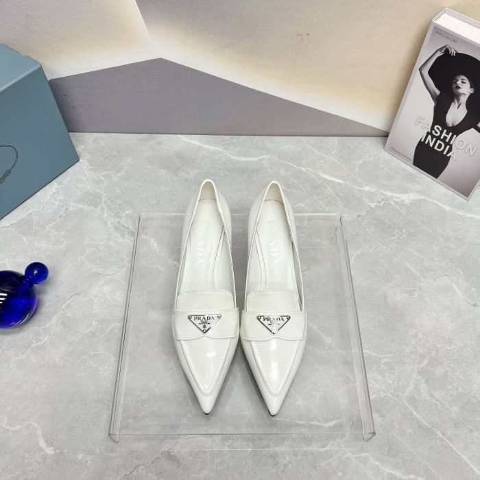 Prada 女式白色专利高跟鞋