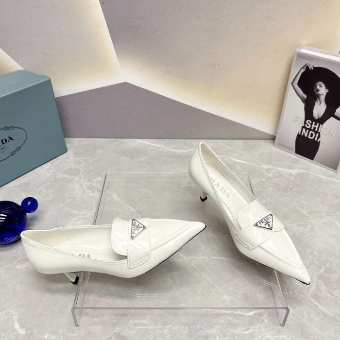 Prada 女式白色专利高跟鞋