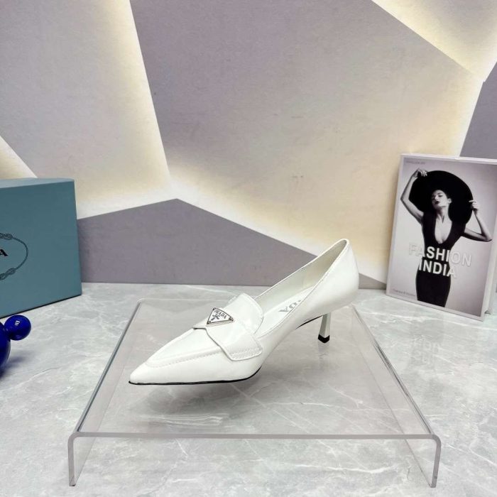 Prada 女式白色专利高跟鞋