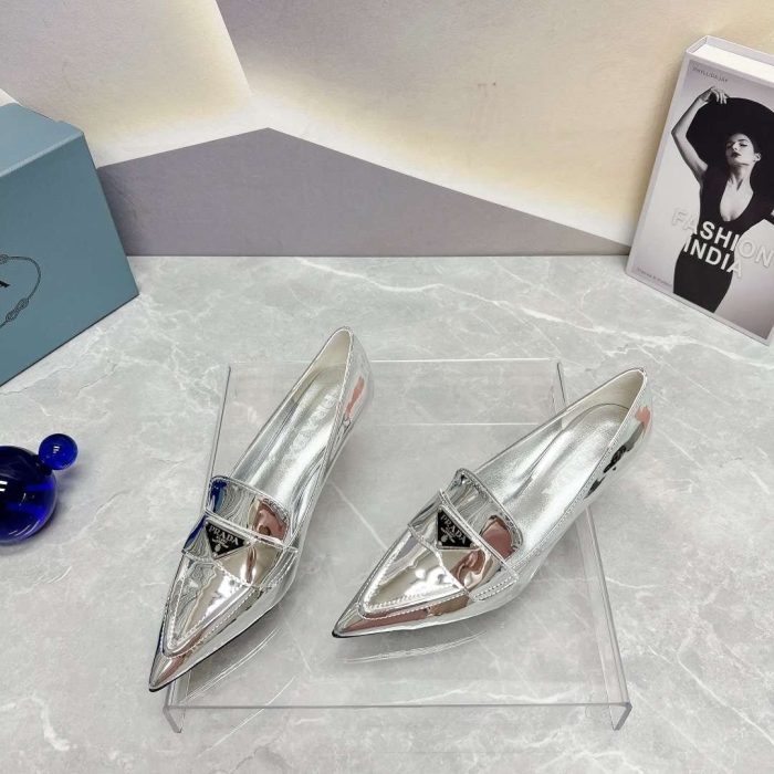 Prada 女式漆皮高跟鞋 银色