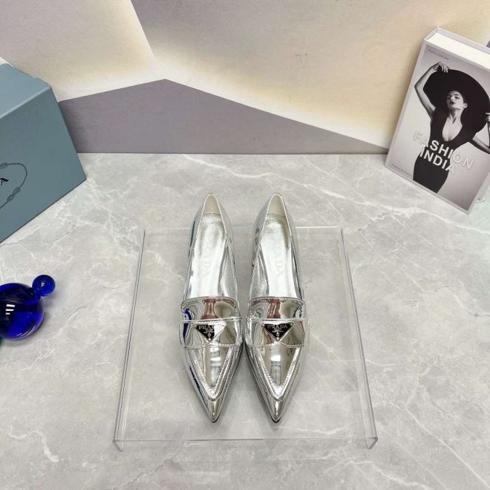 Prada 女式漆皮高跟鞋 银色