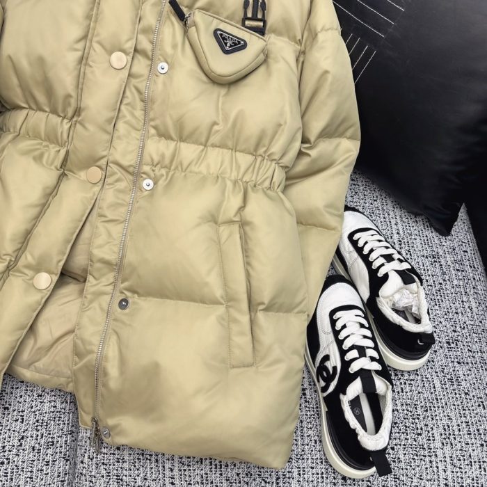 Prada 女式再生羽绒服米色