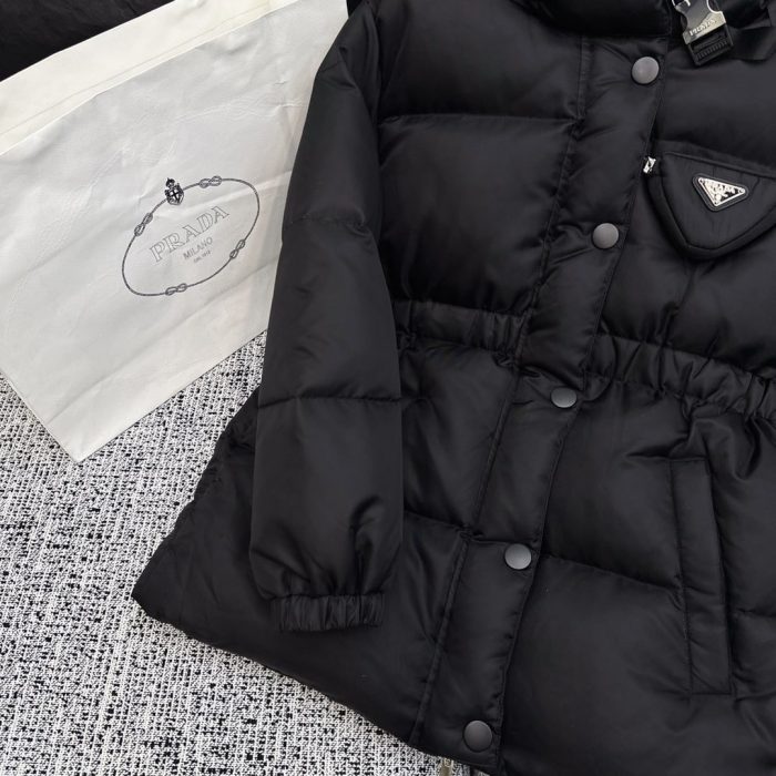 Prada 女式再生羽绒服黑色