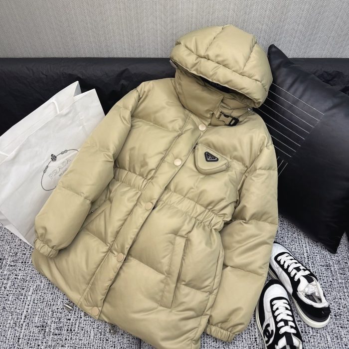 Prada 女式再生羽绒服米色