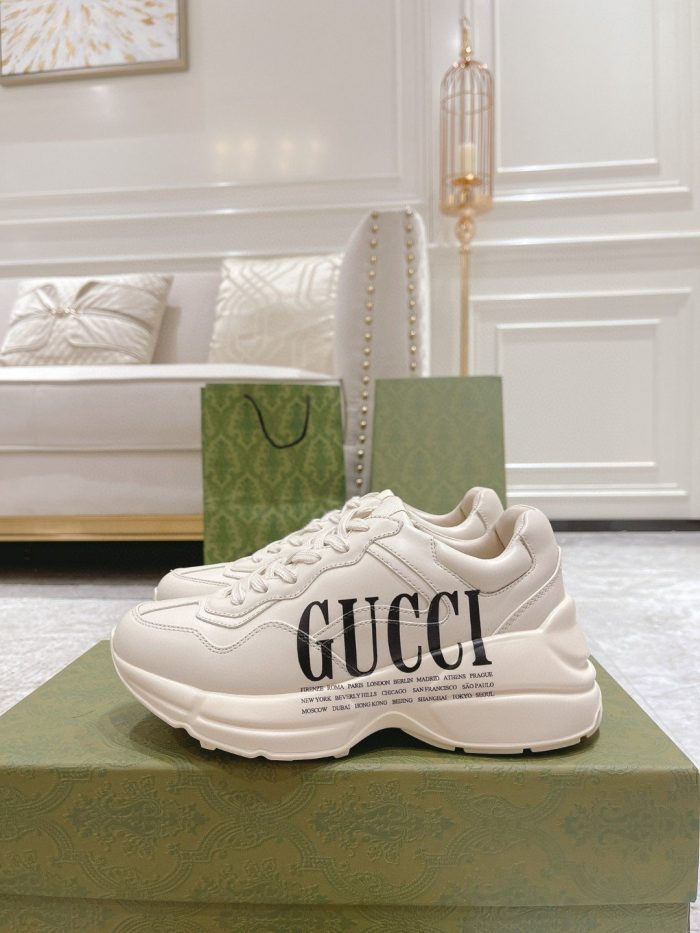 Rhyton Gucci 男士白色徽标运动鞋