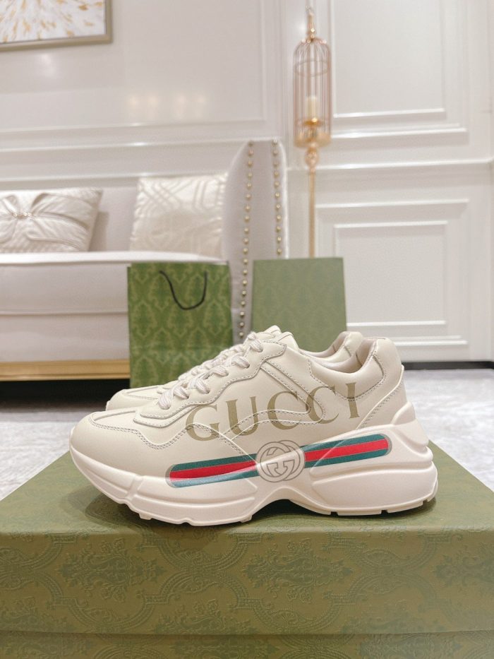 Rhyton Gucci 男士徽标运动鞋白色 500877 DRW00 9522