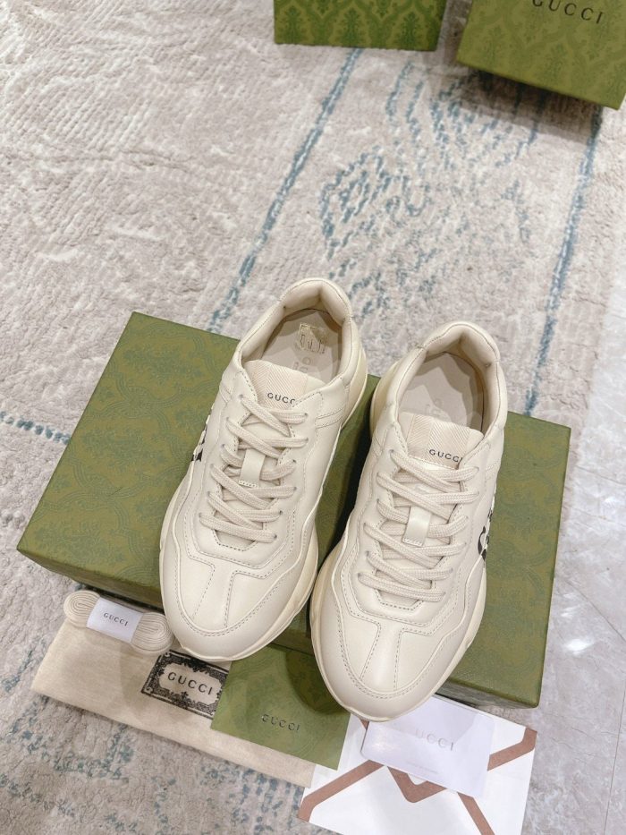Rhyton Gucci 男士白色徽标运动鞋