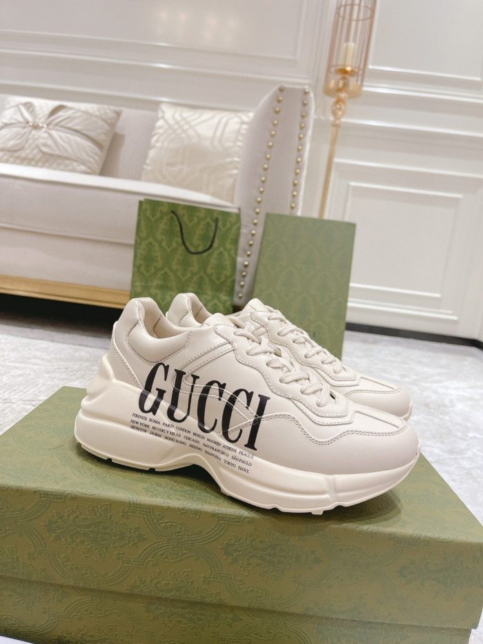 Rhyton Gucci 男士白色徽标运动鞋
