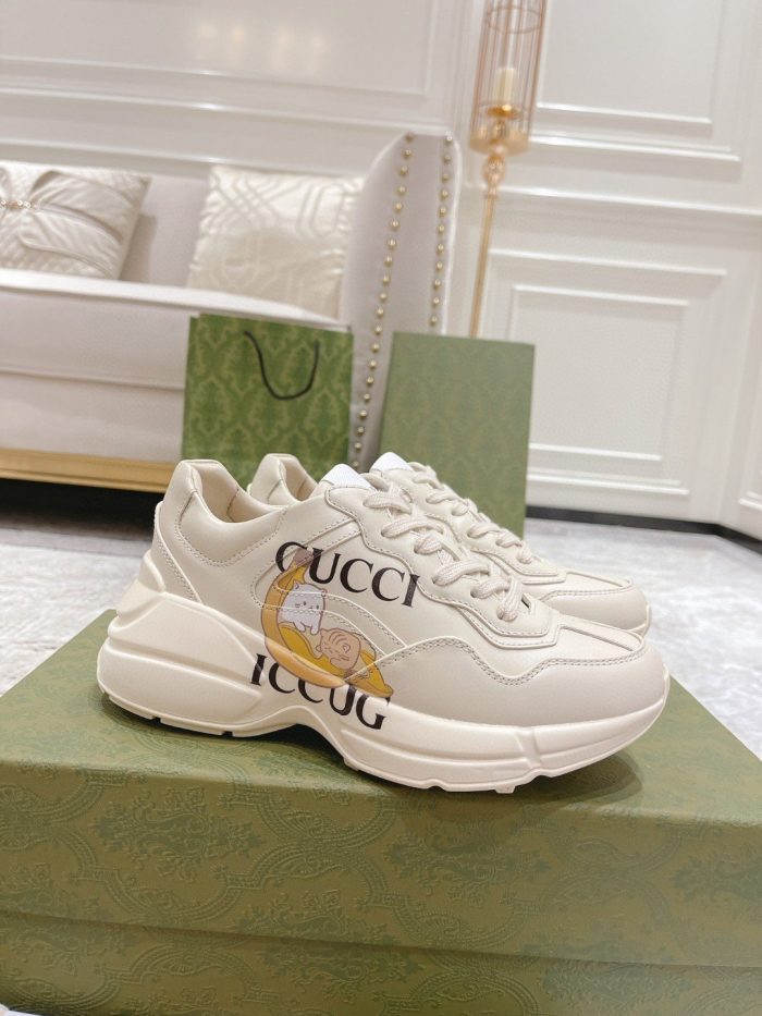 Rhyton Gucci 男士白色徽标运动鞋