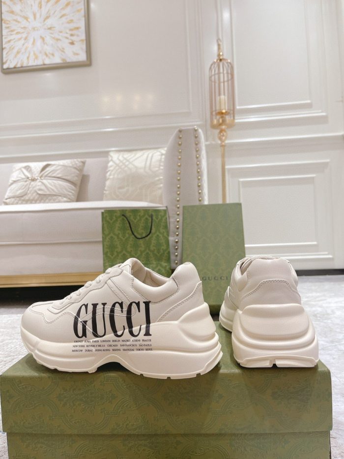 Rhyton Gucci 男士白色徽标运动鞋