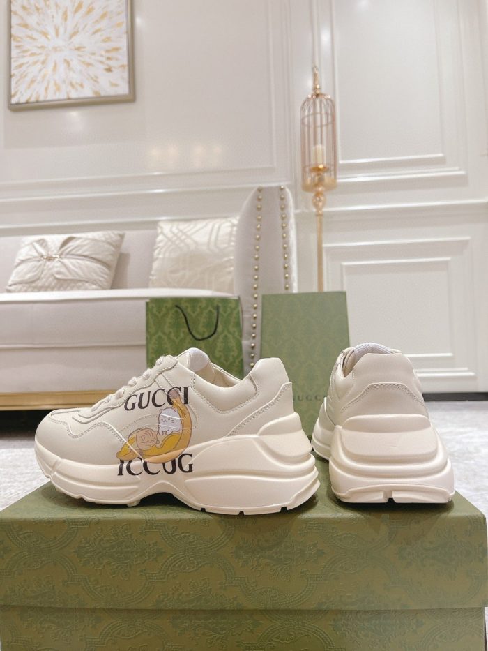 Rhyton Gucci 男士白色徽标运动鞋