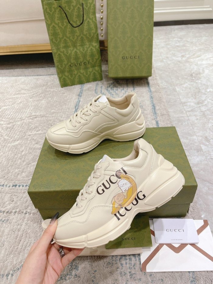 Rhyton Gucci 男士白色徽标运动鞋