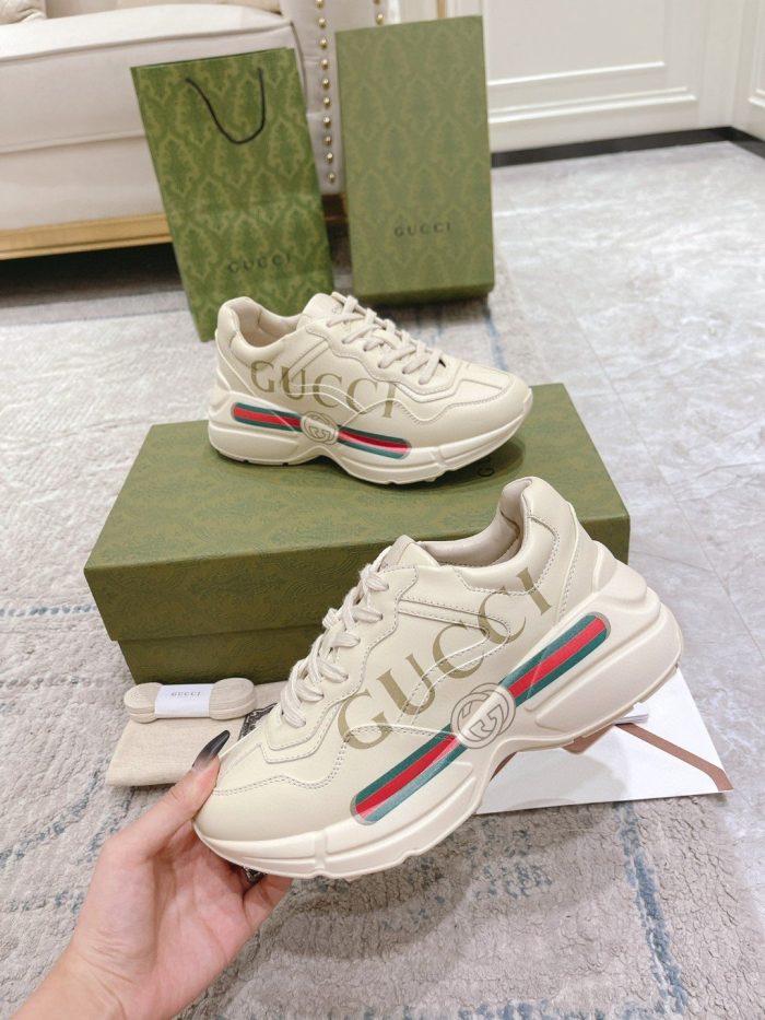 Rhyton Gucci 男士徽标运动鞋白色 500877 DRW00 9522