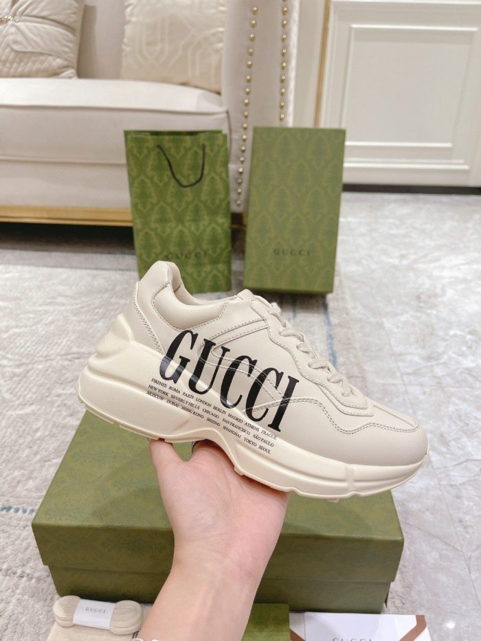 Rhyton Gucci 男士白色徽标运动鞋