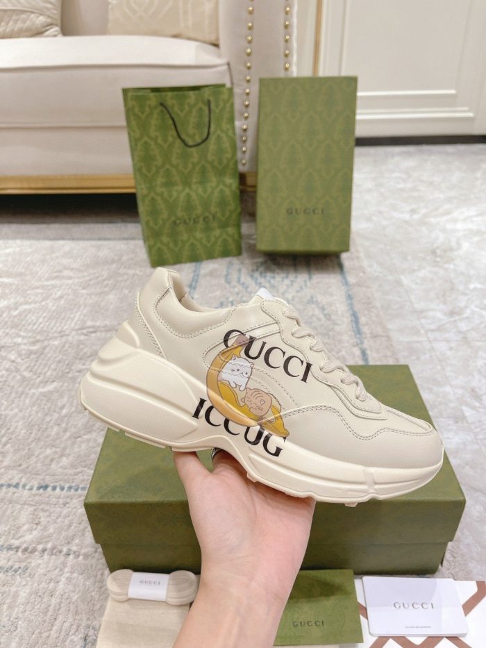 Rhyton Gucci 男士白色徽标运动鞋