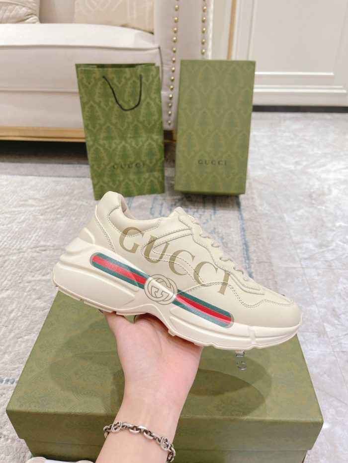 Rhyton Gucci 男士徽标运动鞋白色 500877 DRW00 9522