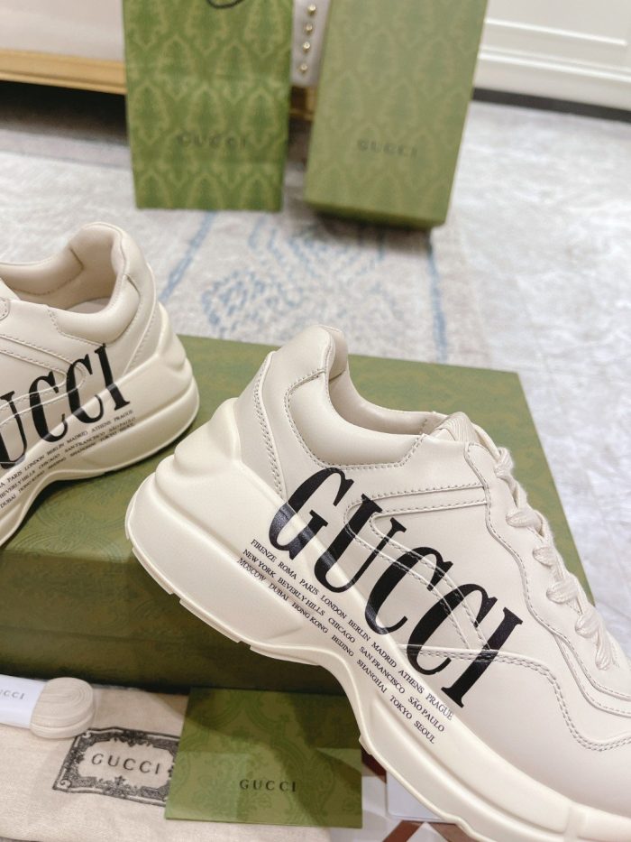 Rhyton Gucci 男士白色徽标运动鞋