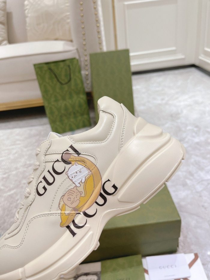 Rhyton Gucci 男士白色徽标运动鞋