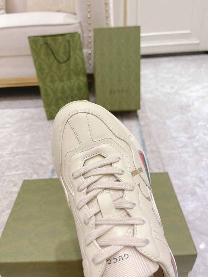Rhyton Gucci 男士徽标运动鞋白色 500877 DRW00 9522
