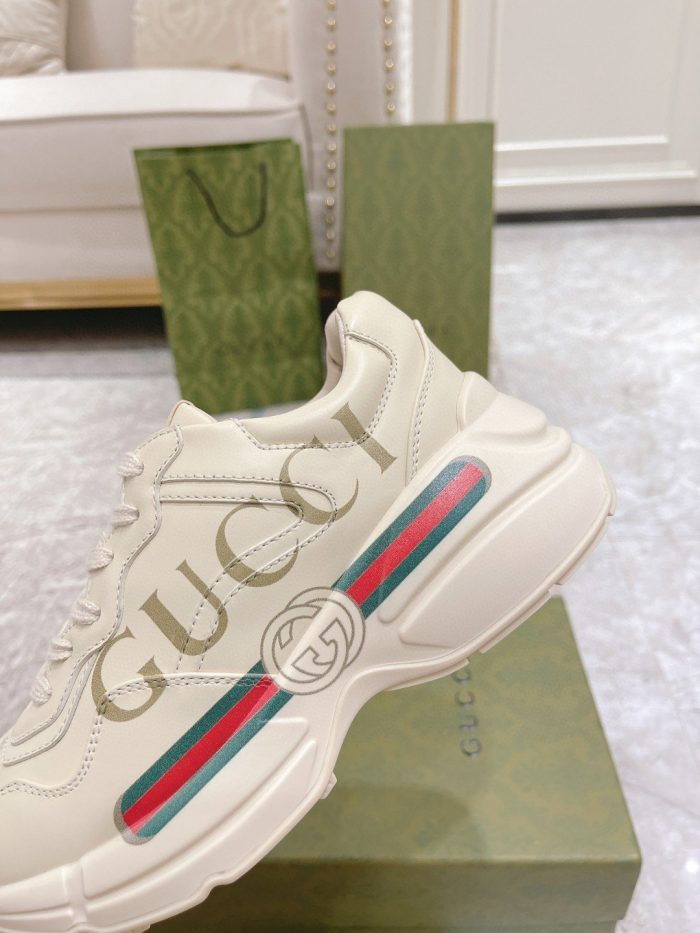 Rhyton Gucci 男士徽标运动鞋白色 500877 DRW00 9522