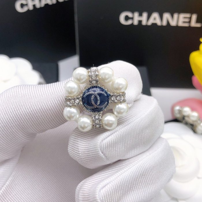 Chanel 女士 C 形水钻金色耳环