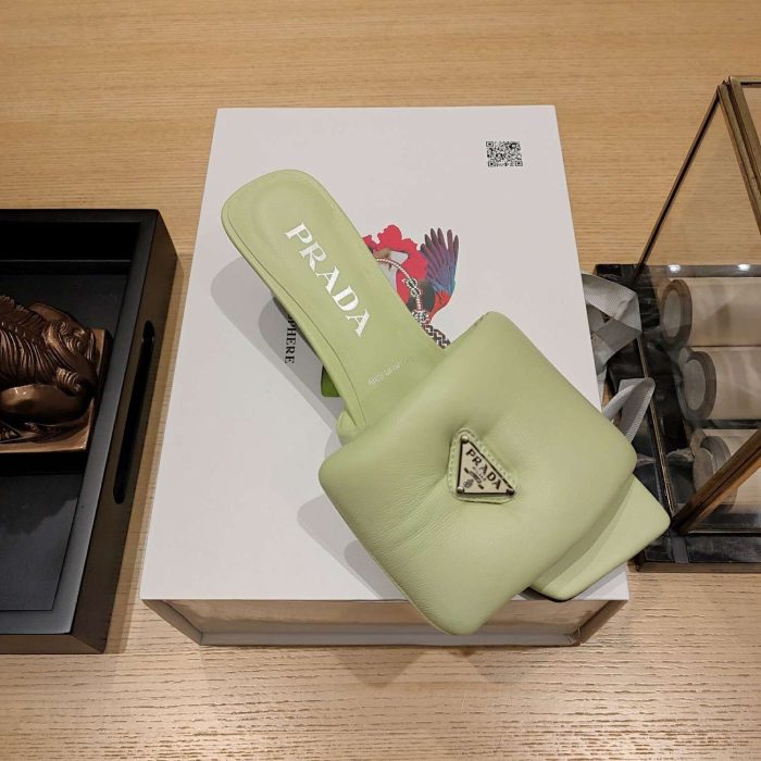 女式软垫纳帕皮拖鞋 米色