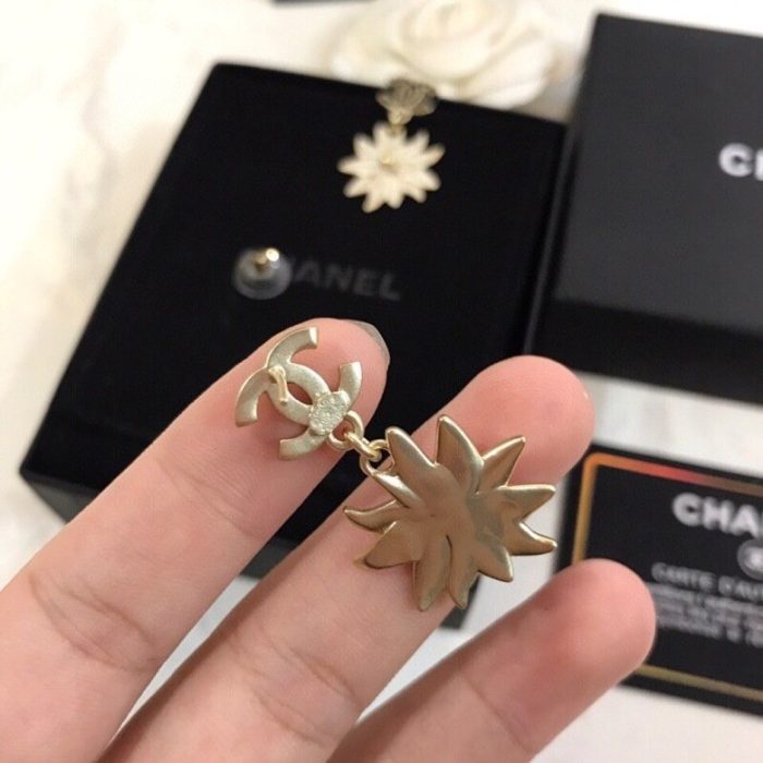 女式太阳花金色调耳环