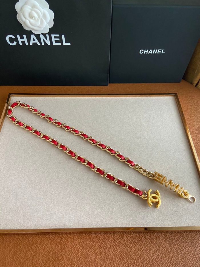 Twinkle CHANEL 字母红边项链 女士金色调