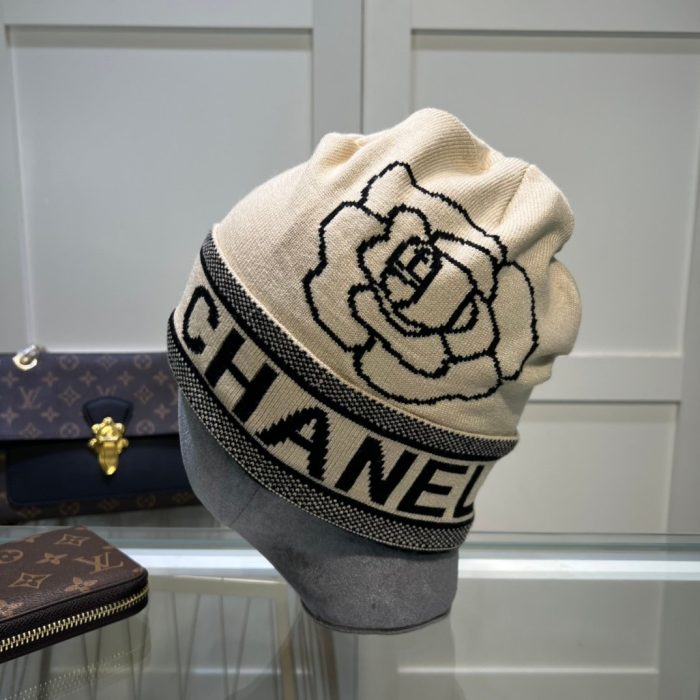 Chanel 米色无檐便帽