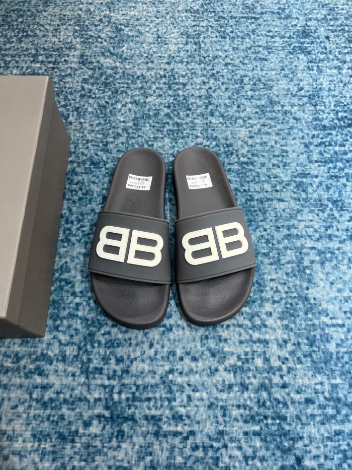 Balenciaga 男士泳池拖鞋灰色