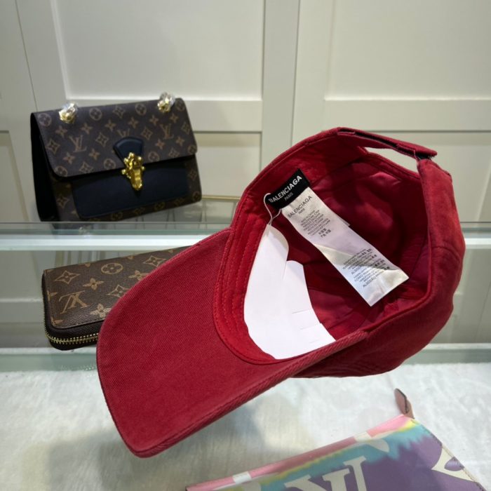 Balenciage 政治活动取消 Red Cap