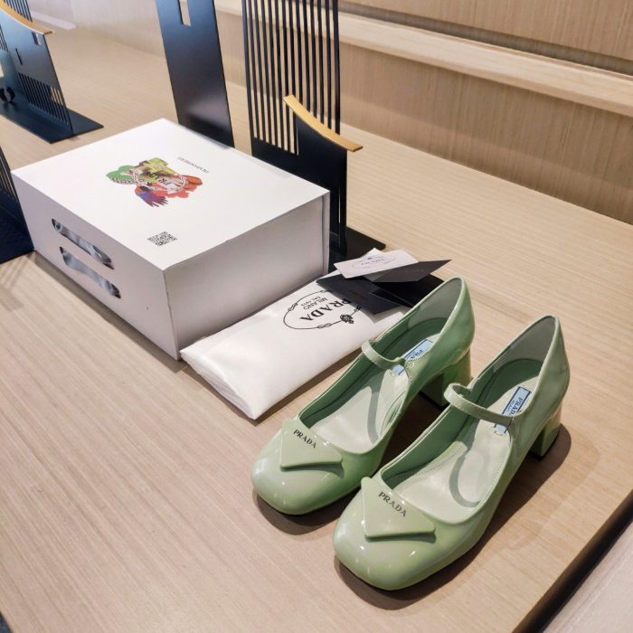 Prada 女式专利绿色高跟鞋 1.8 英寸/45 毫米 PRD