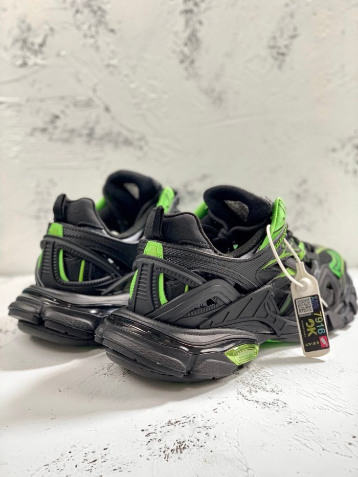 Balenciaga Track.2 男士黑色透明鞋底运动鞋