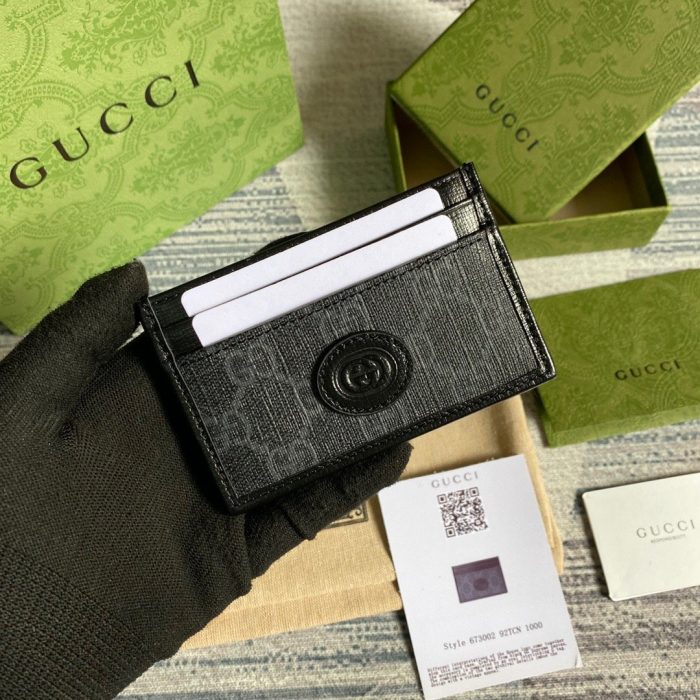 Gucci 男士卡包带互扣式 G 黑色 4 英寸/10 厘米 GG 673002 92TCN 1000