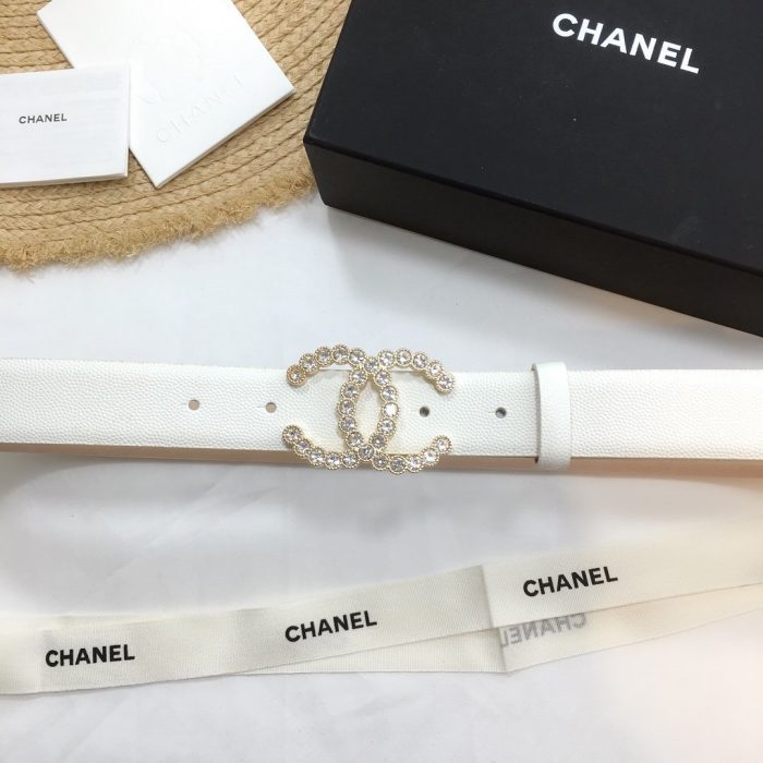 Chanel 串珠带扣白色带金色五金配件女士腰带