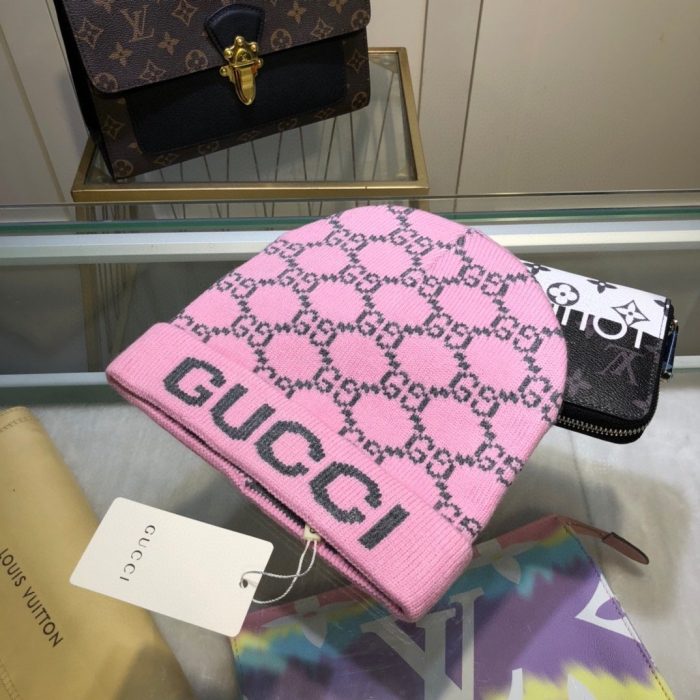 Gucci 粉色羊绒毛线帽