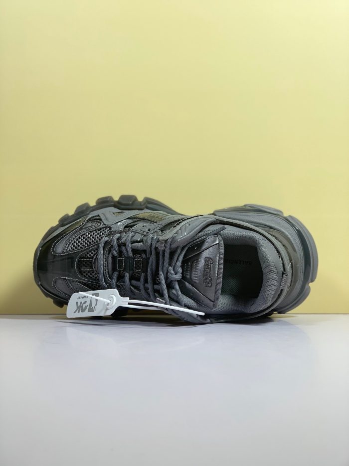 Balenciaga Track.2 男士灰色透明鞋底运动鞋