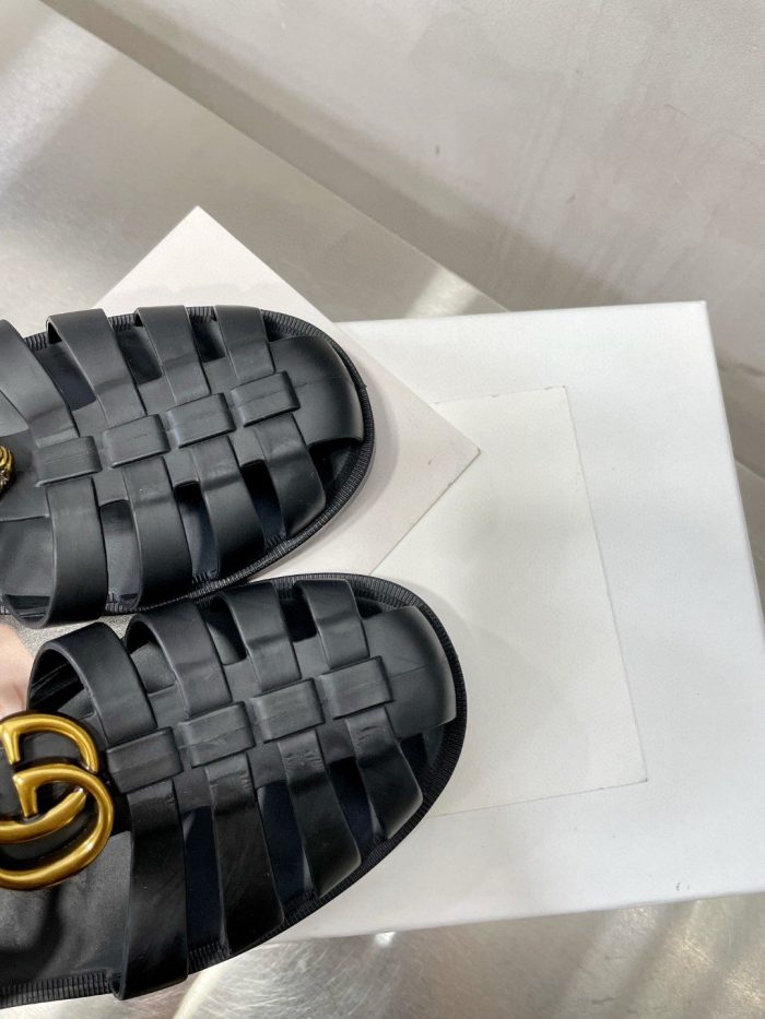 Gucci 女式橡胶扣带凉鞋黑色 463463 J8700 1000