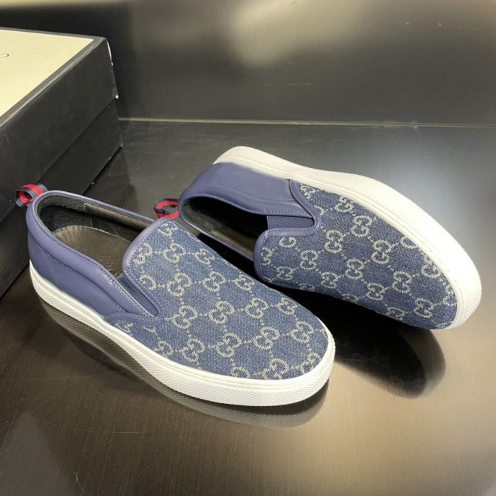 Gucci 男士 GG Supreme 一脚蹬运动鞋蓝色 407362